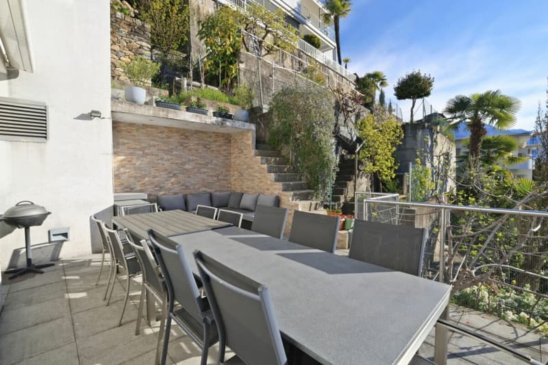 Moderne Zweifamilienhaus mit Sessicht und grosszügigen Terrassen (6)