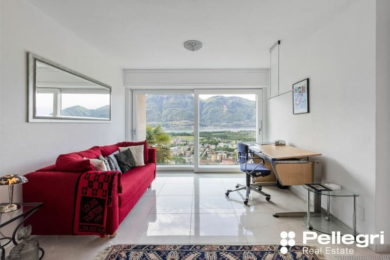 Moderne 5.5 Zi.-Villa mit Pool und Seesicht (6)