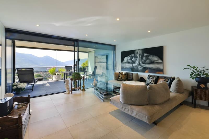 Moderne 3.5 Zi.-Wohnung mit Aussenpool und Seesicht (4)