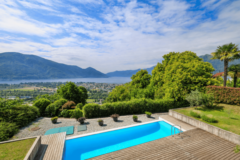Moderne 3.5 Zi.-Wohnung mit Aussenpool und Seesicht (9)