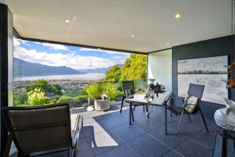 Moderne 3.5 Zi.-Wohnung mit Aussenpool und Seesicht (2)