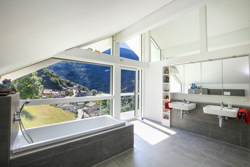 Licht, Privatsphäre und zeitgenössische Architektur in Medeglia (8)