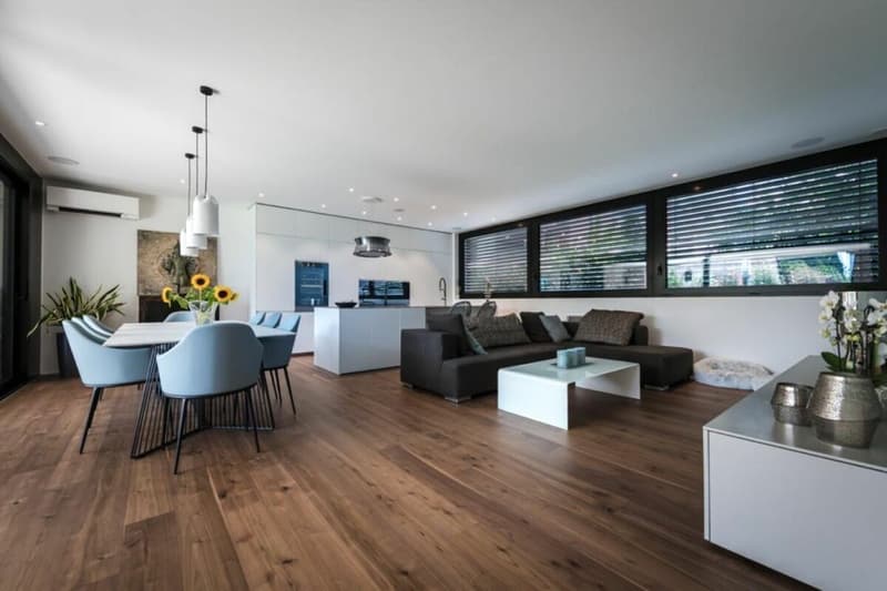Moderne und zetrale 4.5 Zi.-Gartenwohnung mit Pool (3)