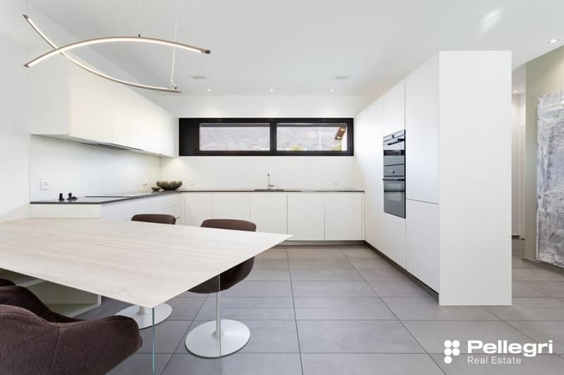 Elegante 4.5 Zi.-Wohnung in zentraler Lage mit grosszügiger Terrasse (3)