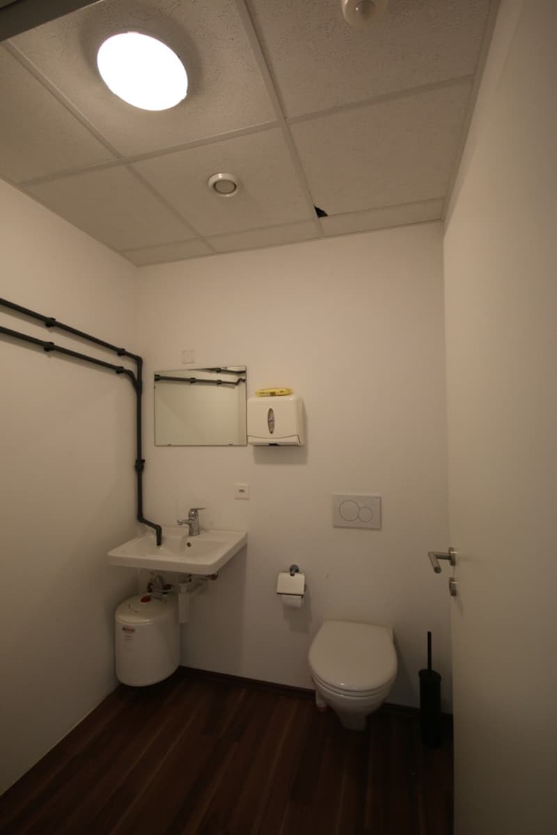 WC bei Raum hinten