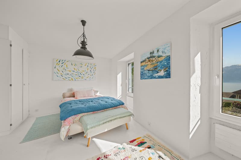 Exceptional winemaker's house in the heart of the old town with a lake view (9)