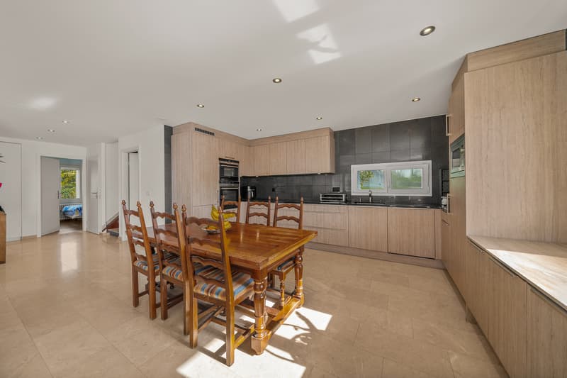 Beautiful individual house in a quiet and residential area (6)