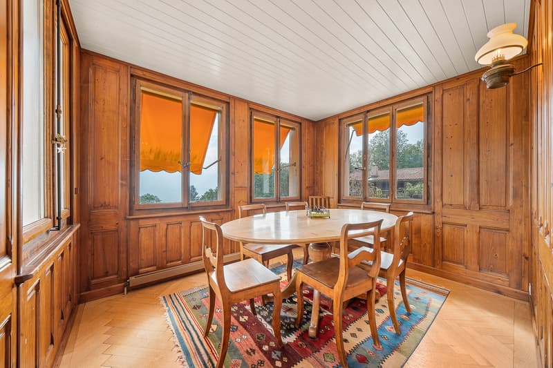 Beautiful individual house offering a magnificent view of the lake (3)