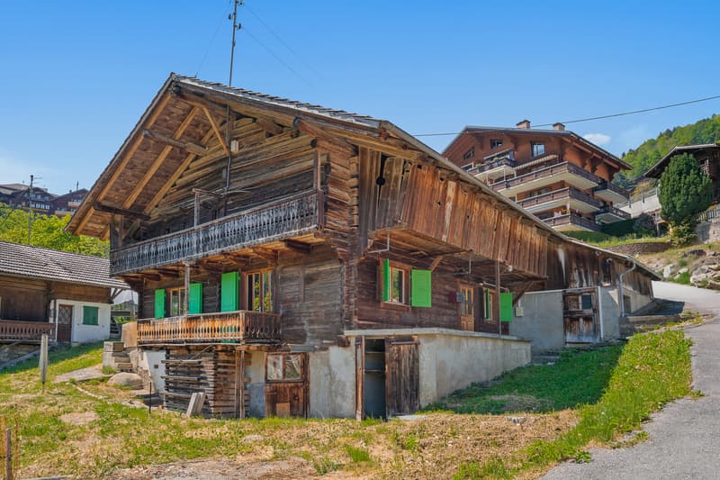 Autentico chalet vallesano da reinventare (1)