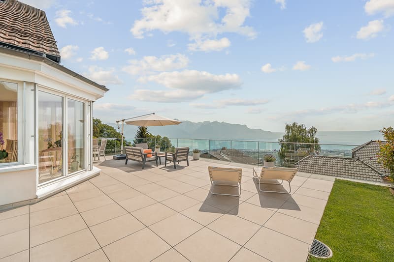 Villa d'architecte - un havre de paix dominant le lac Léman (2)