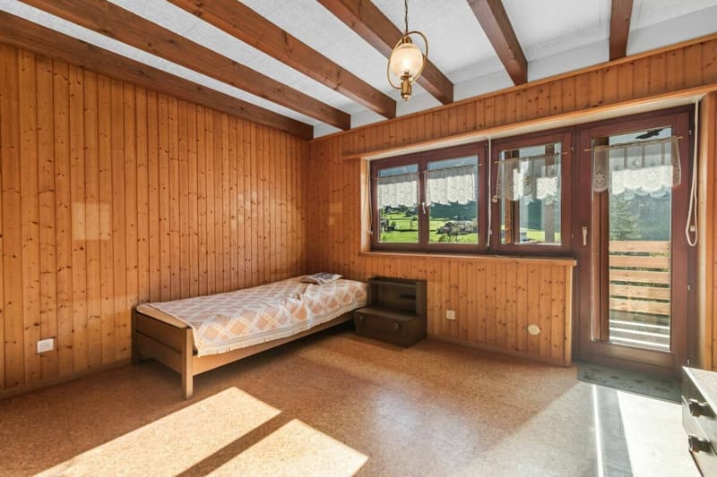Grosszügige 5.5-Zimmer-Wohnung mit Garten und herrlicher Aussicht in Schwanden (6)
