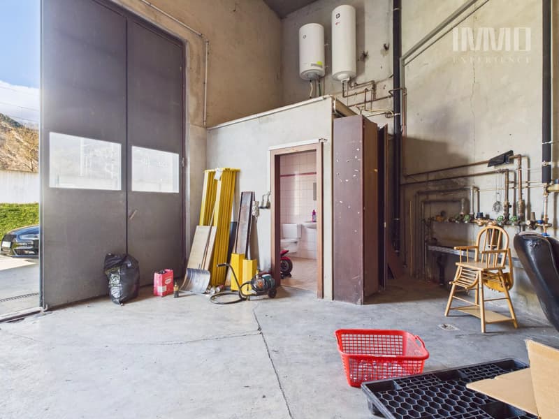 Warehouse hall with cold rooms and two studios (3)