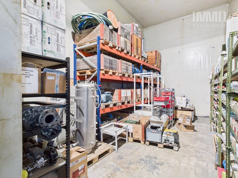 Warehouse hall with cold rooms and two studios (8)
