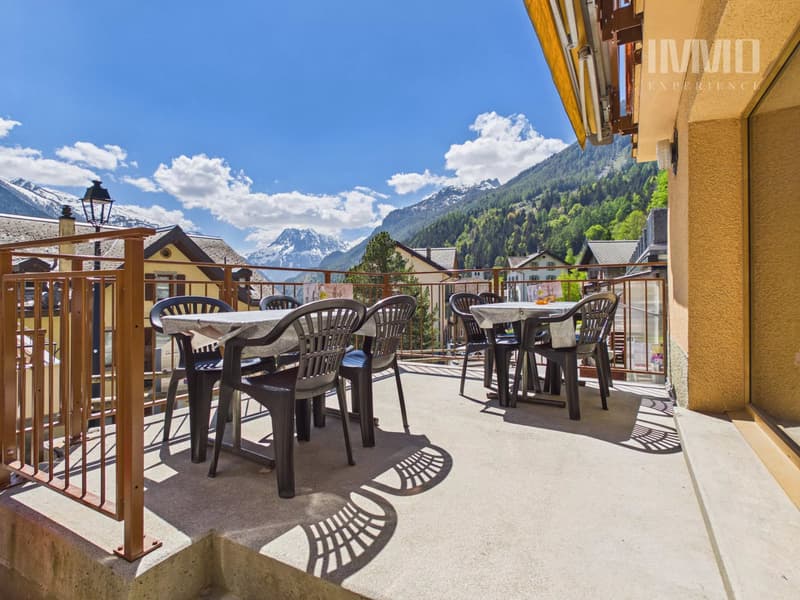 Edificio Café-Restaurant Le Central e appartamento (3)
