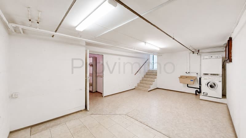 Valuable location, versatile possibilities (24)