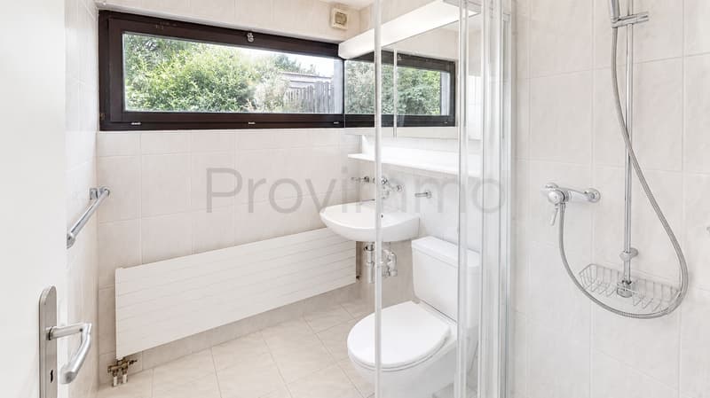 Valuable location, versatile possibilities (22)