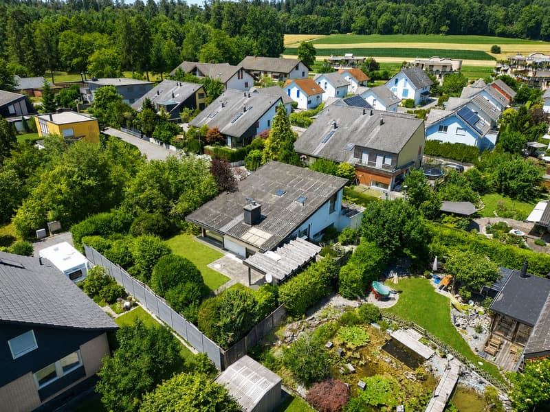 Valuable location, versatile possibilities (4)