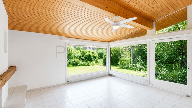 Valuable location, versatile possibilities (12)