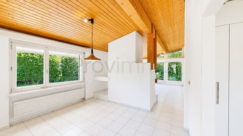 Valuable location, versatile possibilities (16)
