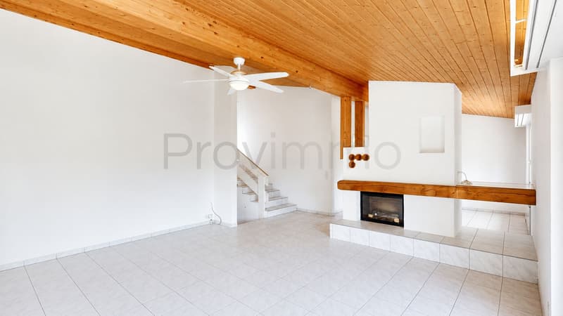 Valuable location, versatile possibilities (11)