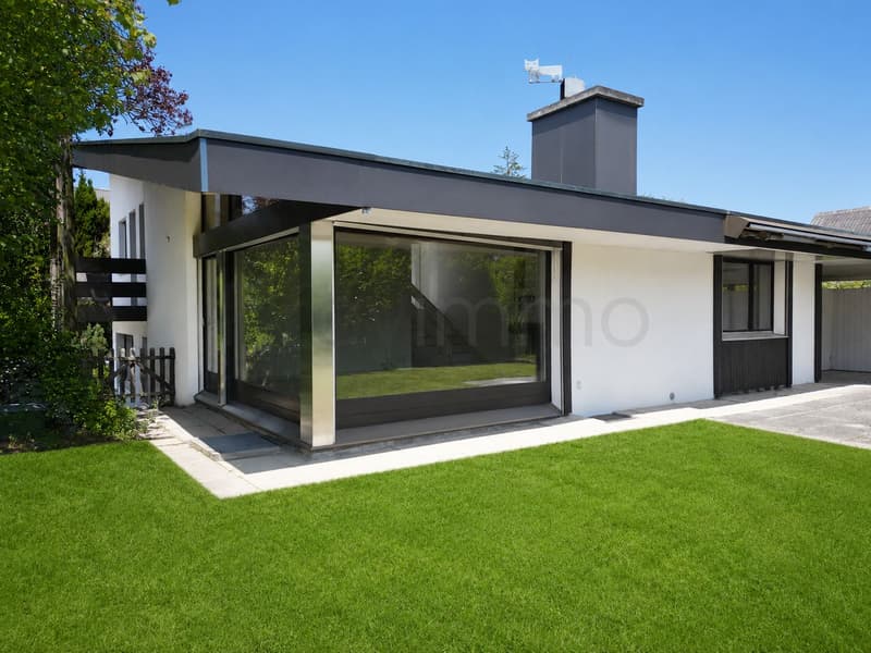 Valuable location, versatile possibilities (2)