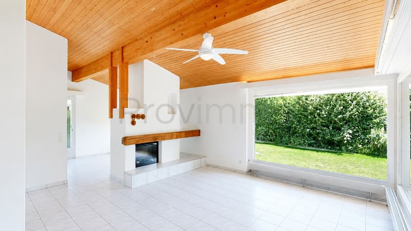 Valuable location, versatile possibilities (10)