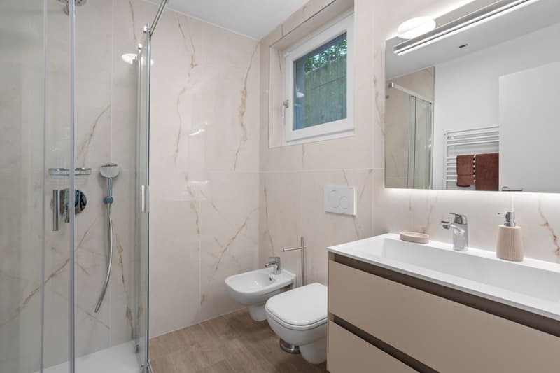 Montagnola – EXKLUSIVE 3,5-ZIMMER-WOHNUNG IN EINER VILLA MIT NUR 4 EINHEITEN, EINE DESIGN-OASE IM GRÜNEN (11)