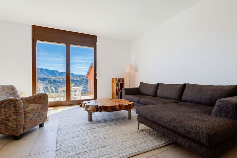 Vernate – 3,5-Zimmer-Wohnung mit privatem Garten und Seeblick (4)