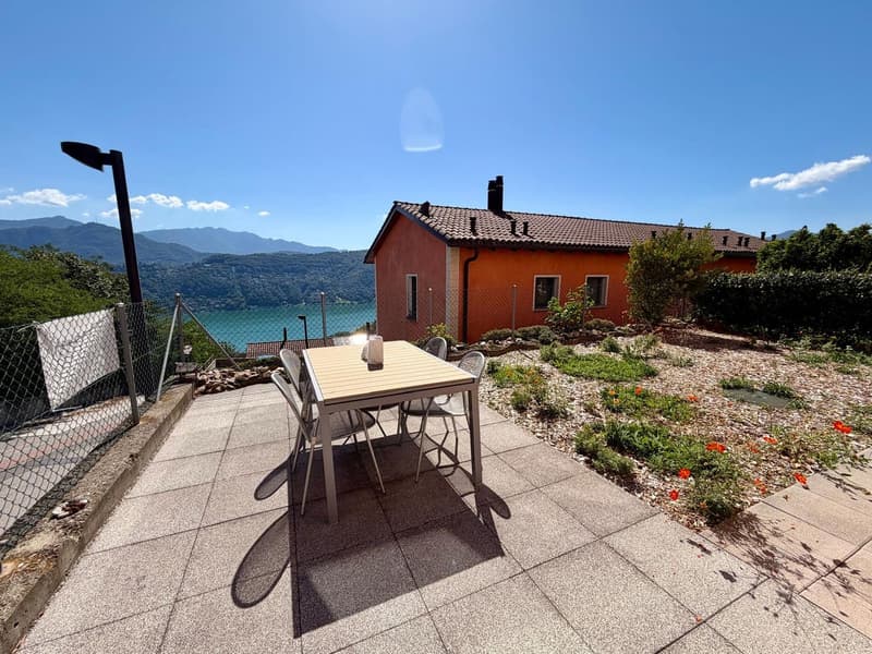 Vernate – 3,5-Zimmer-Wohnung mit privatem Garten und Seeblick (2)