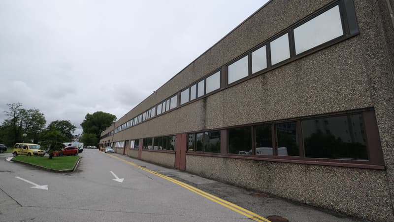 Gewerbefläche mit Mieteinnahmen - ausgezeichnete Immobilieninvestition (8)