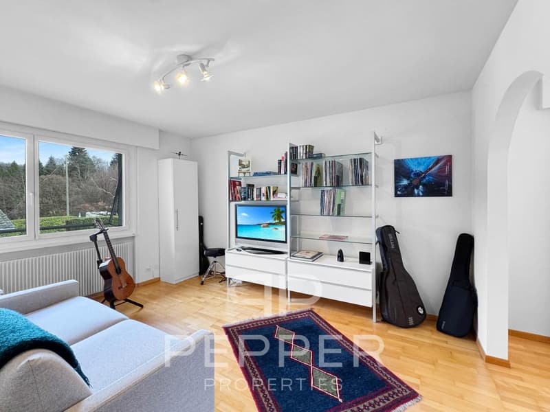 Ein Juwel der Natur vor den Toren von Lausanne, geräumiges Einfamilienhaus mit Renovierung (6)