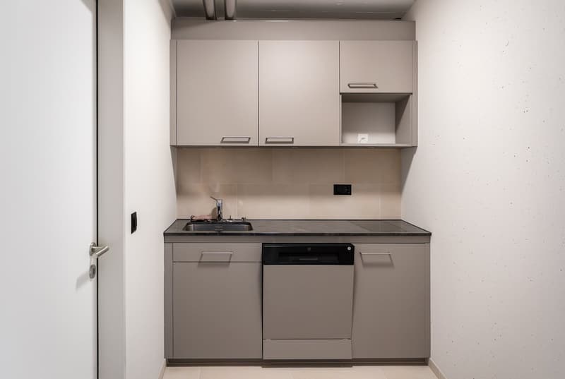 Modern commercial space in Brunnen - Versatile use (7)
