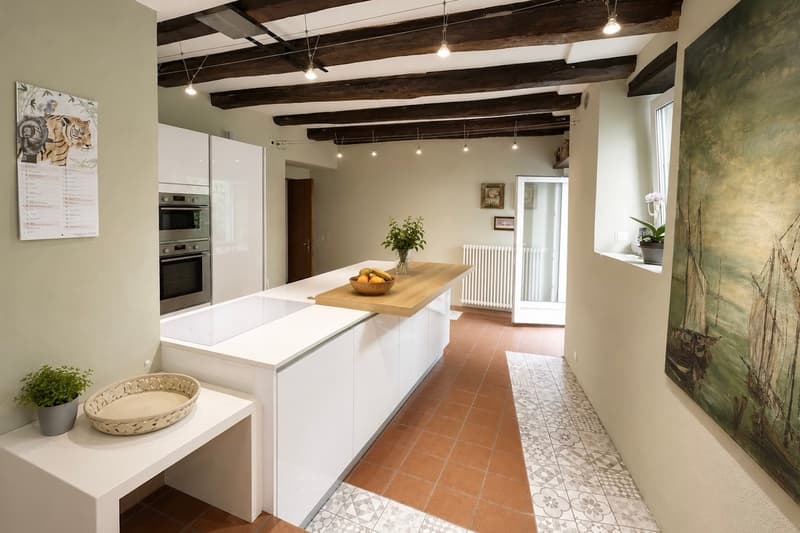 Elegante dimora storica con corte privata a Gentilino (1)