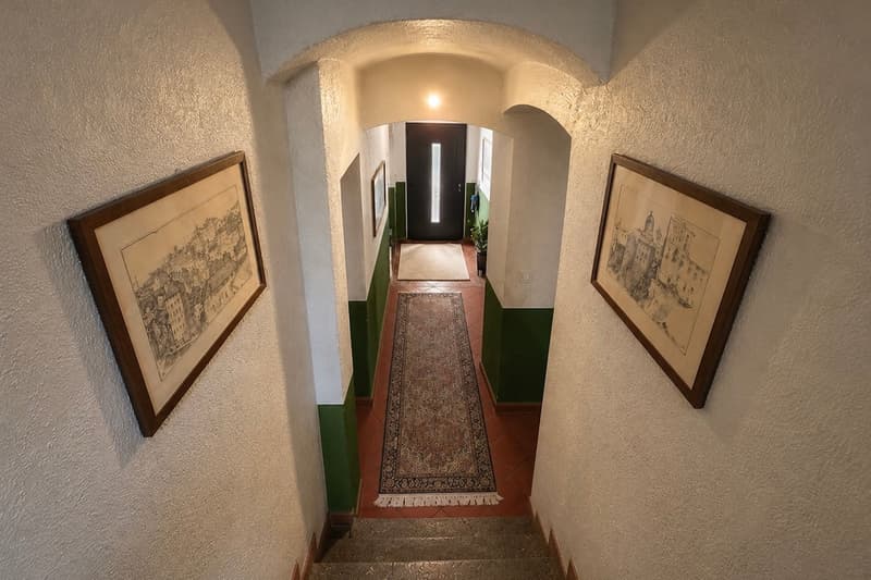 Elegante dimora storica con corte privata a Gentilino (18)