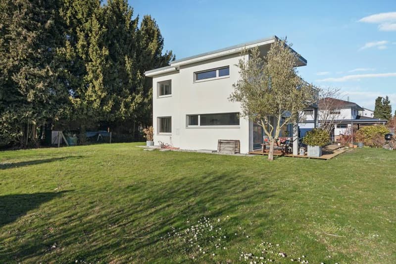 Elegant and bright architect's house in Gletterens (13)