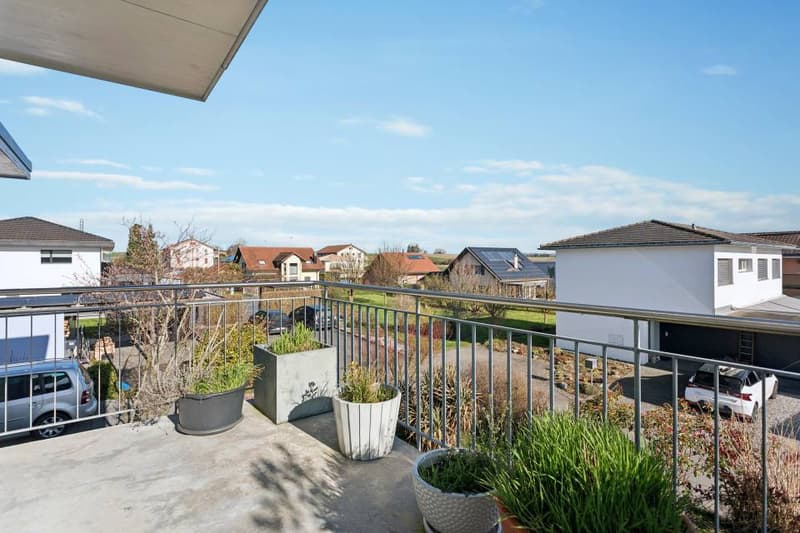 Elegant and bright architect's house in Gletterens (6)