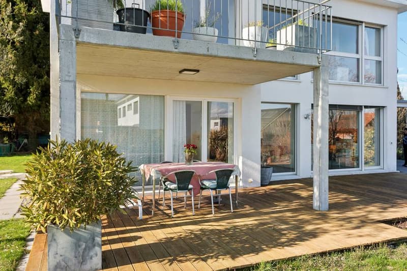Elegant and bright architect's house in Gletterens (11)