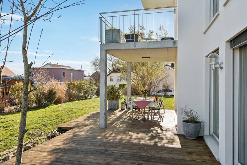 Elegant and bright architect's house in Gletterens (12)