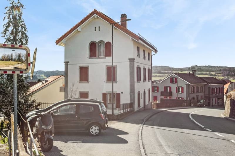 Rental Income Building Ideally Located in Oron (9)