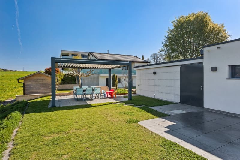 Villa Solaris - Élégance moderne baignée de lumière (6)