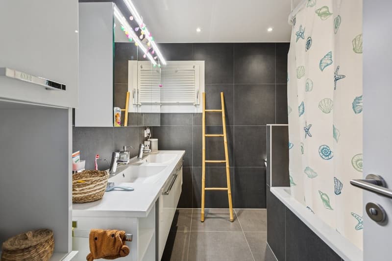Villa Solaris - Élégance moderne baignée de lumière (13)