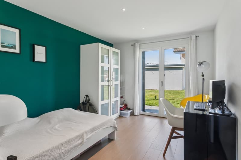 Villa Solaris - Modern Elegance Bathed in Light (10)