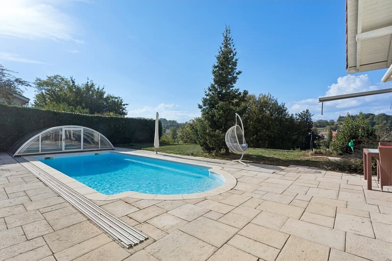 Une belle maison individuelle avec piscine, dans un cadre privilégié (13)