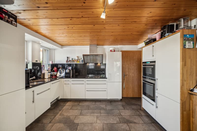 Family house with large outdoor area and terrace, close to Yverdon (3)