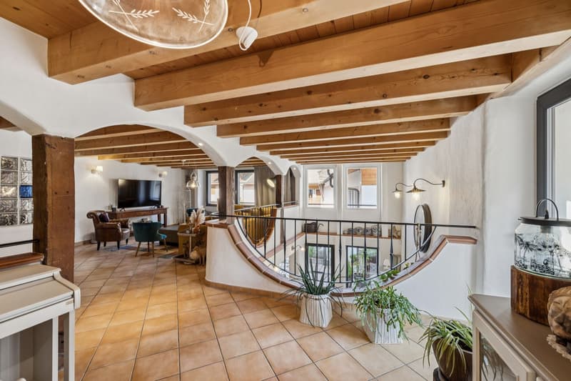 Renovated character house with independent studio and beautiful volumes (5)