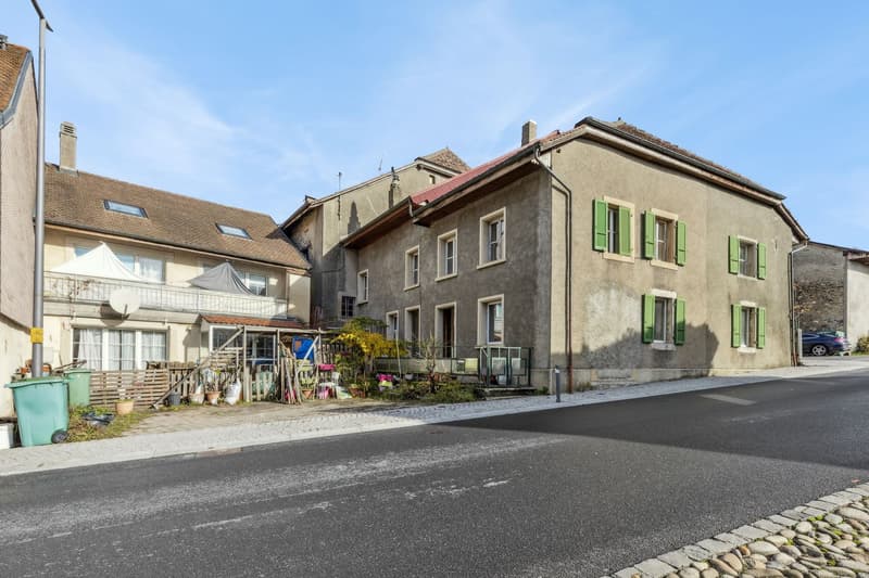 1840 m to renovate or develop in the heart of La Chaux (3)