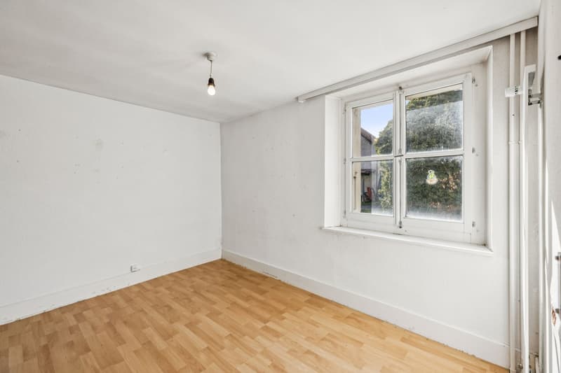 1840 m to renovate or develop in the heart of La Chaux (6)