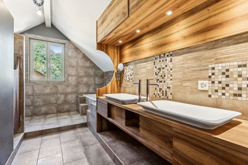 Maison individuelle 6.5 pièces rénovée avec soin (12)