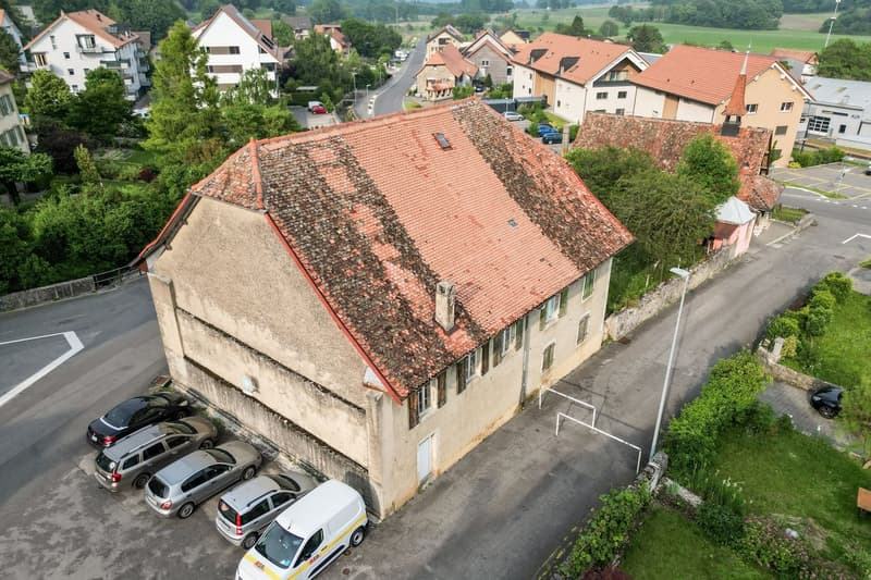Ensemble von Immobilien zur Renovierung im Herzen von Baulmes, 2'934 m² (5)