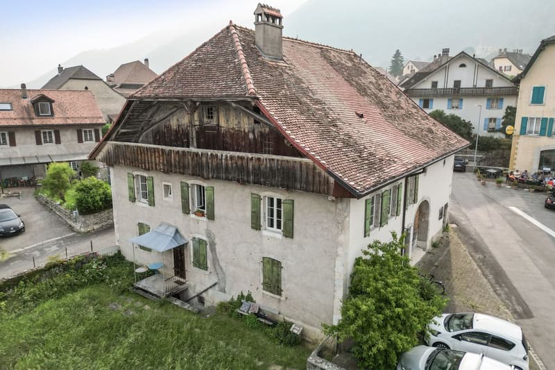 Ensemble von Immobilien zur Renovierung im Herzen von Baulmes, 2'934 m² (3)